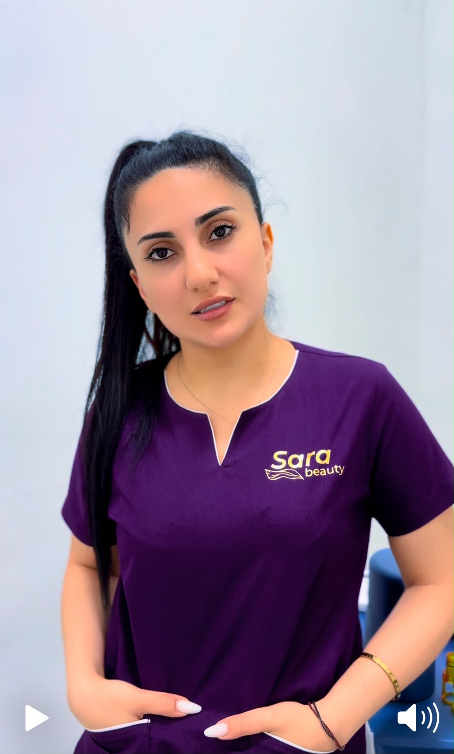 Sara Beauty mütəxəssisi lazer otağında